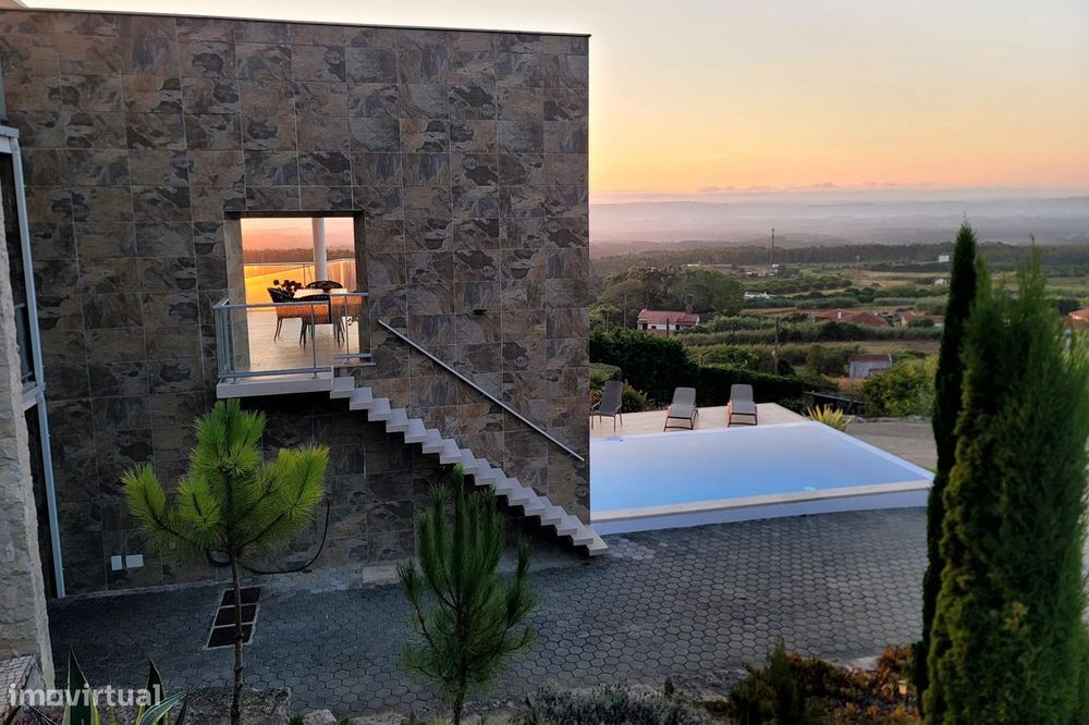 Exclusividade e Vistas de Mar e Serra em Serra do Bouro