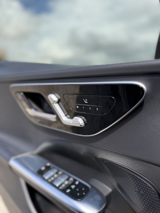 Mercedes-Benz C300e Amg-Line