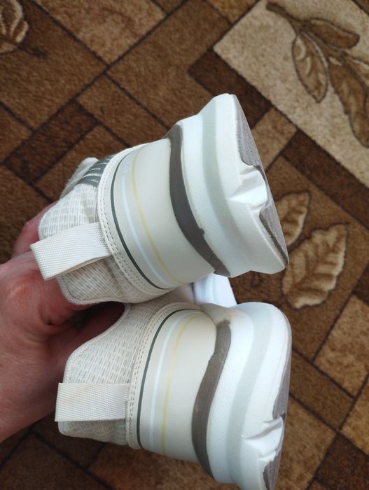 Кросівки 36 розмір