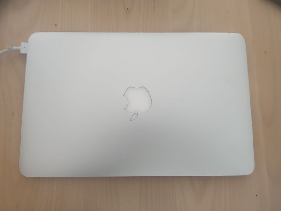Vendo Mac book polegadas  - usado