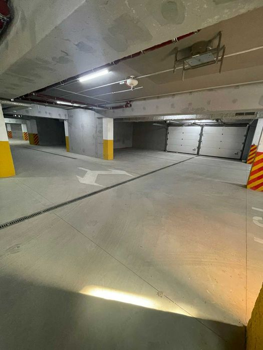 Продаж паркінг, паркомісце  в City Park на Митниці