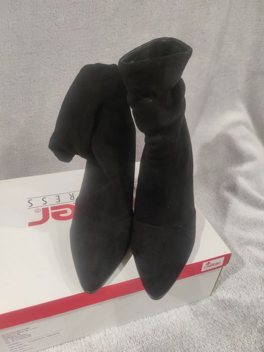 Czarne botki na obcasie