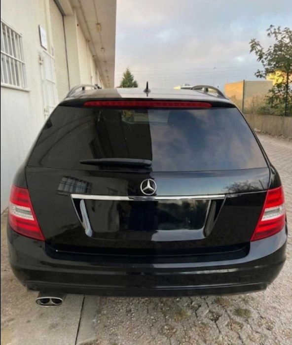 Mercedes-Benz C200  – Em Estado Irrepreensível!