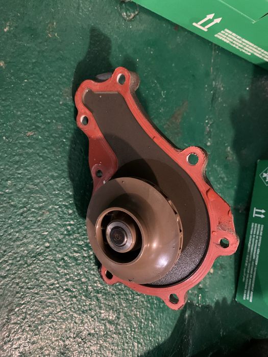 Помпа 1.5, 1.6 tdci,помпа, помпа Ford