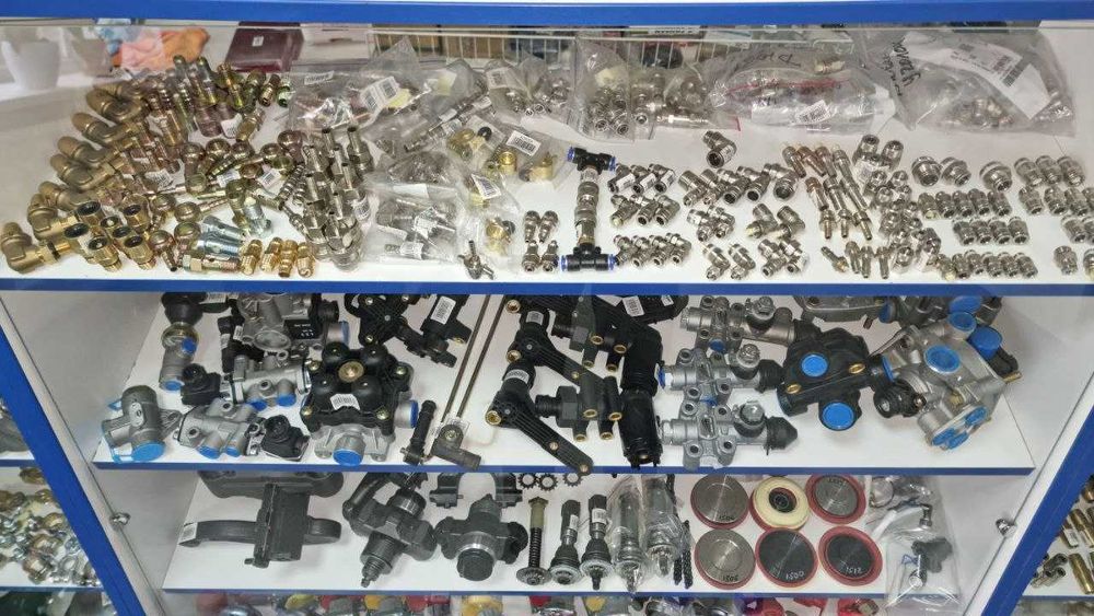 Фітінги до вантажівки. Штуцера. Аварійні з'єднання. БАГАТО. Вибір