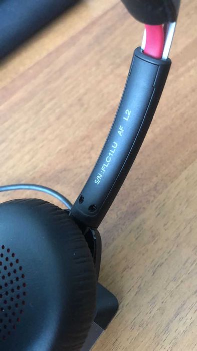 бездротова гарнітура Plantronics Voyager Focus UC B825