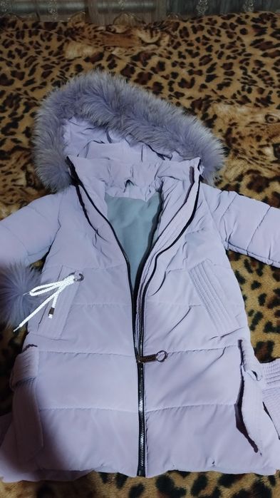 Продам зимову куртку розмір 28 для дівчинки