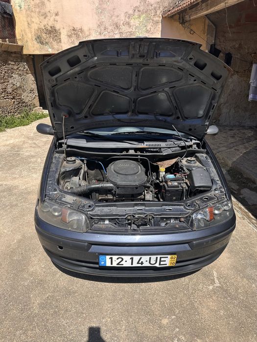 Fiat Punto económico e pronto a andar