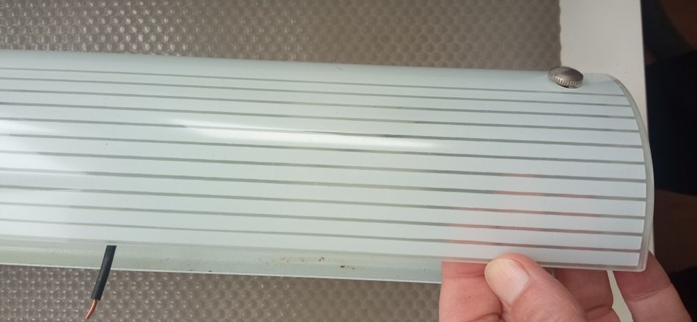 Apliques em vidro branco, tubulares bom estadopar