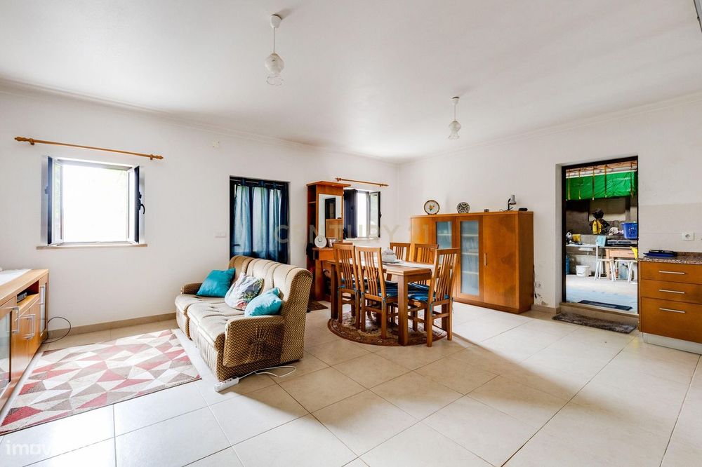 Excelente Maceira em Maceira  Leiria - Localização Central e Tranquila