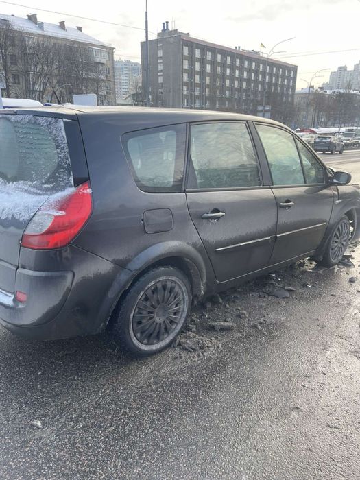 Продам Renault Megane Scenic 2.0 2008