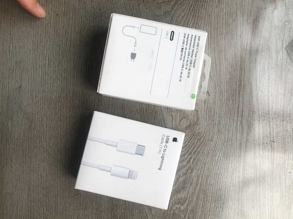 Oryginalna Ładowarka Sieciowa do iphone 20W PD USB-C + 1m kabel ładujący