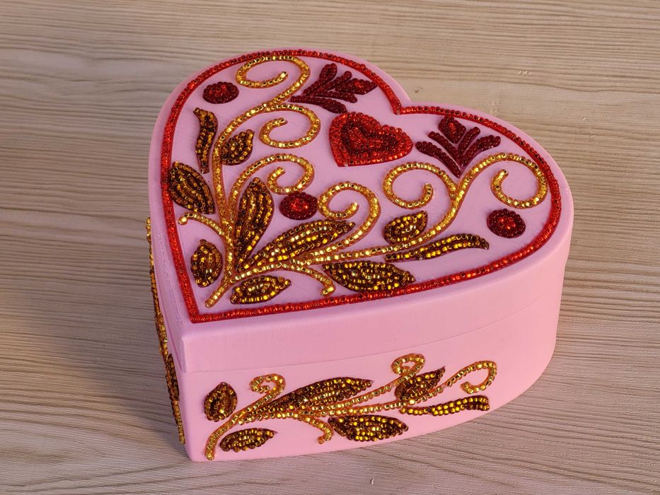 Скринька "Серце" під вишивку бісером