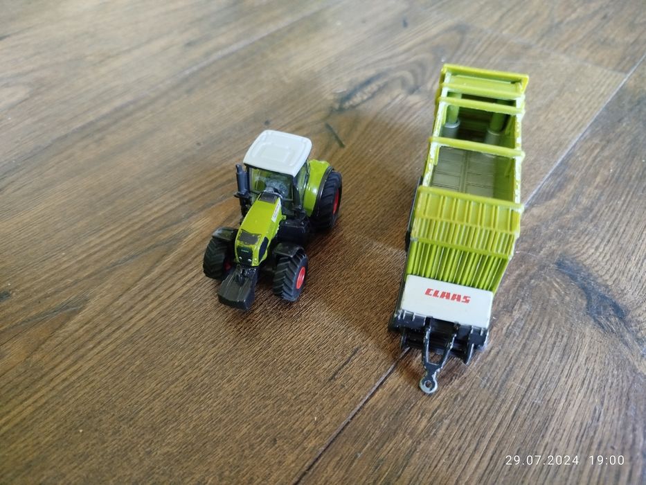 Traktor Claas przyczepa