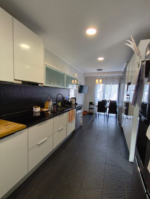 PARTICULAR - Moradia Contemporânea em Vila Verde, Terrugem (Sintra)