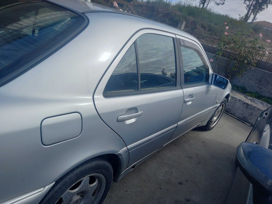 Mercedez benz c200