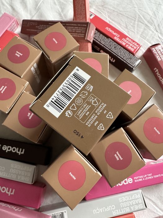 Rhode Peptide Blush — кремові рум’яна з доглядовою формулою