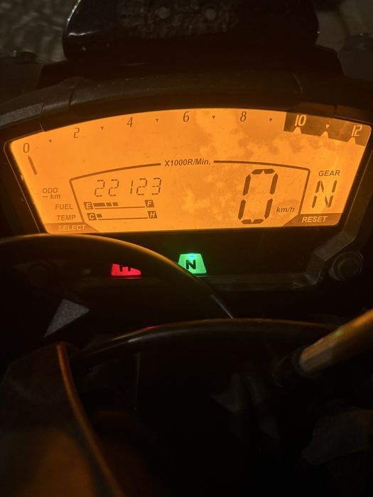 Mota Hyosung Desportiva 250cc + acessórios