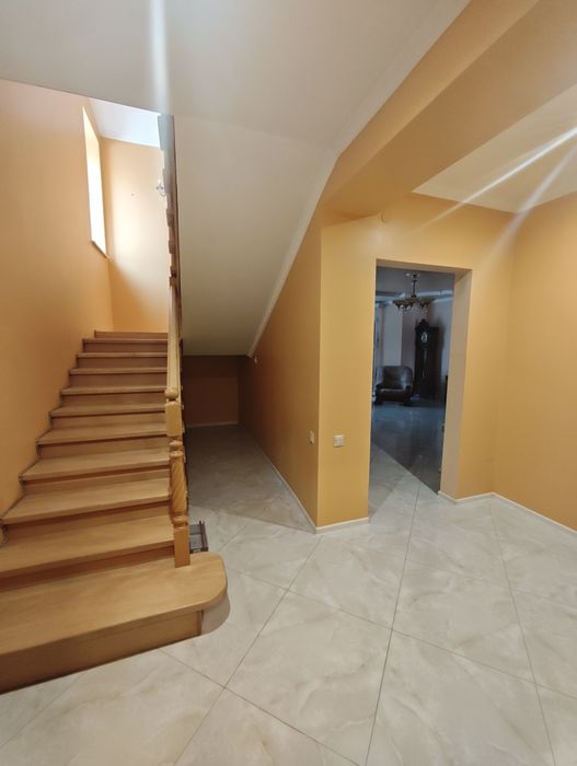 Тривала оренда будинку у Львові по вул  Землероба