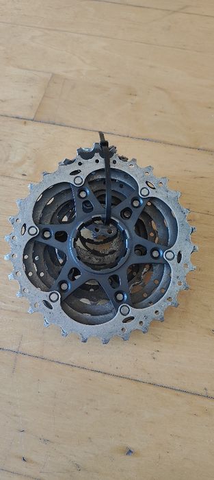 Pack Estrada Shimano Ultegra 11v: Cassete R8000 (11-30T) + Corrente HG701