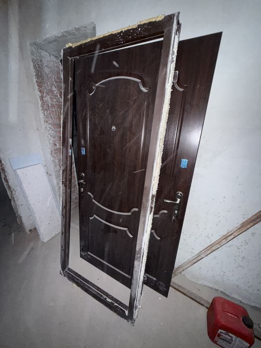 Продам Двері вхідні