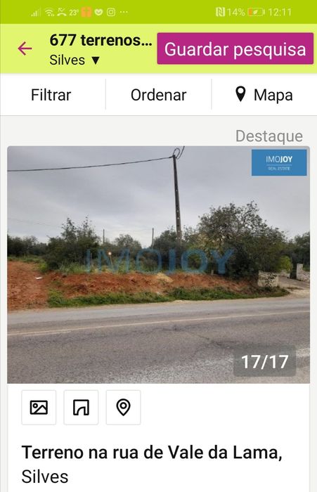 Vende se terreno à beira da estrada