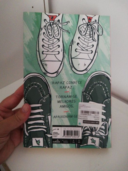 Livro Heartstopper volume 1