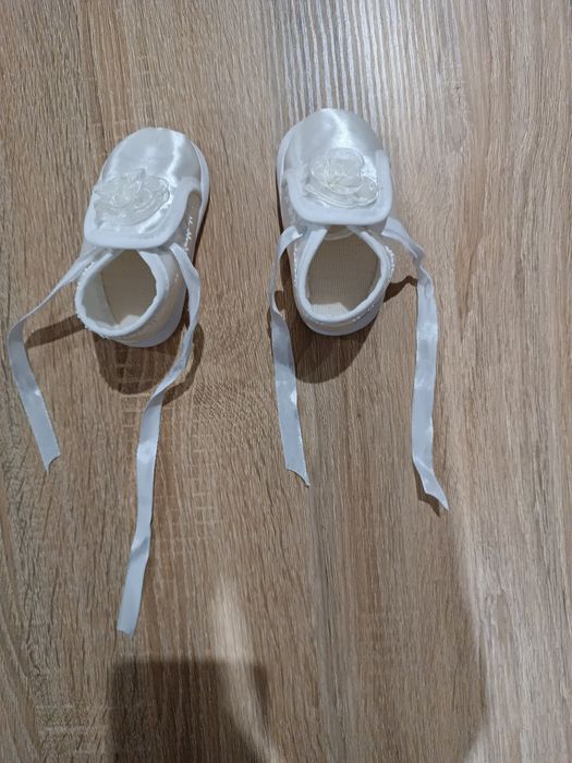 Buty / buciki / chrzest / niechodki