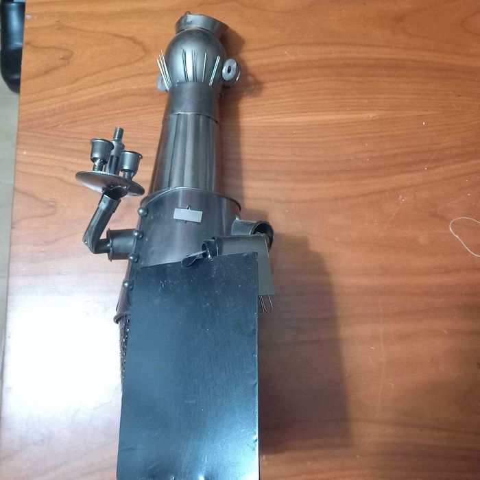 Suporte metálico para garrafa com menu