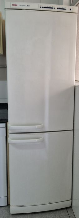 Frigorífico combinado Bosh KGS373201E