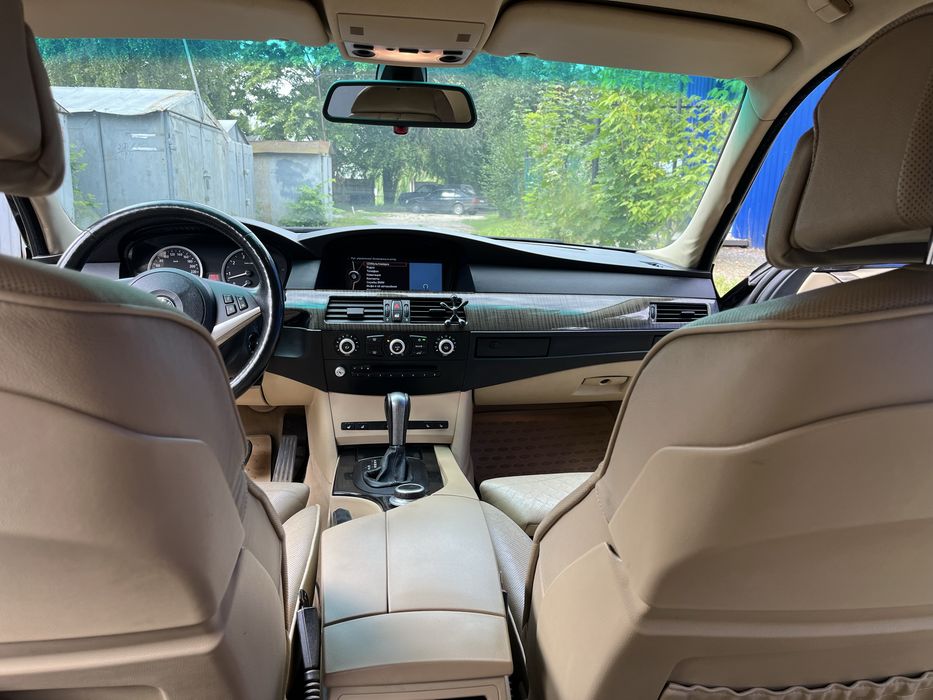 Продаю BMW E60 2003