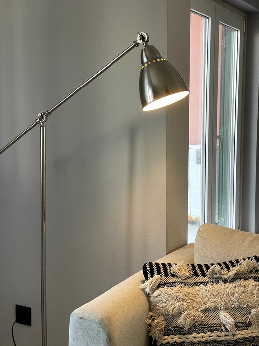 Candeeiro de Pé Ajustável