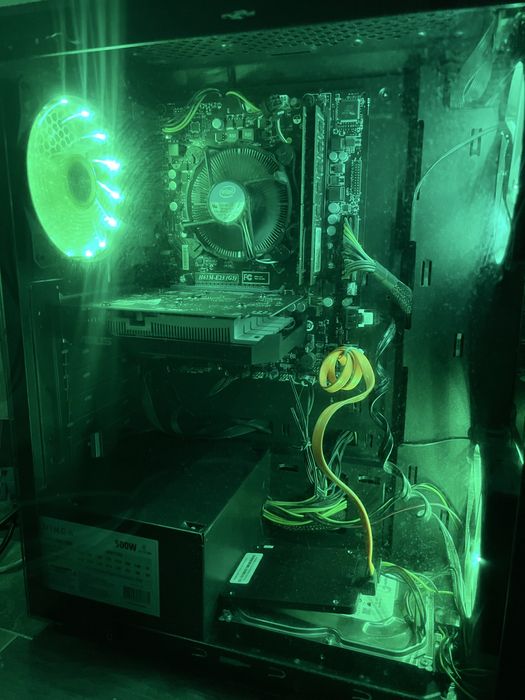 Игровой комп’ютер, справляется со всеми задачами