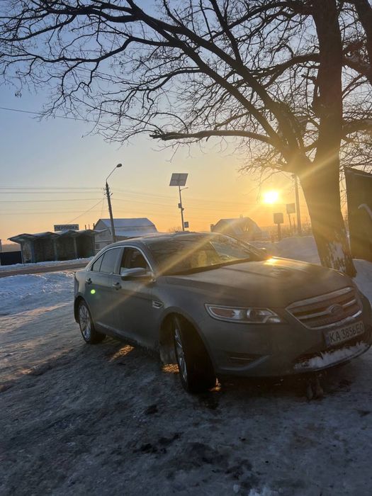 Продам авто Ford Taurus 2009 года на полном ходу