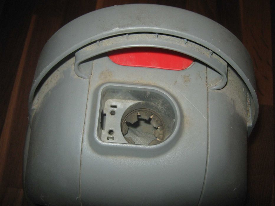 Пылесос LG,не включается.