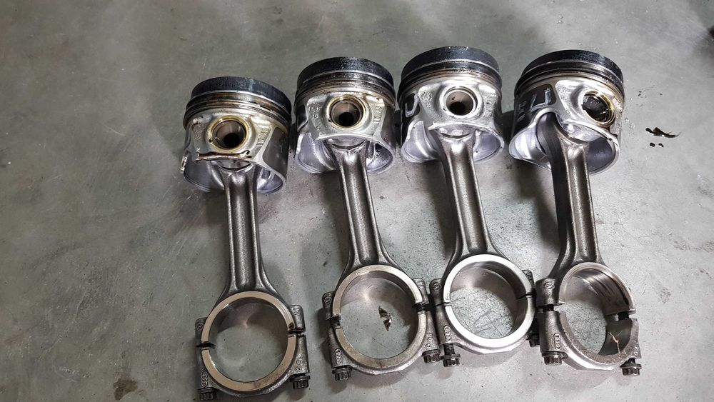 tłok Korbowód AUDI A4 B9 A5 5F 2.0 TDI DEU 04LB