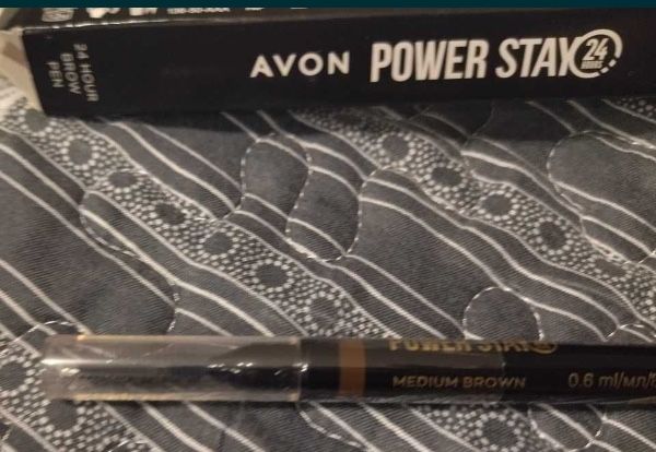 Flamaster do brwi MEDIUM BROWN PowerStay 24h od Avon