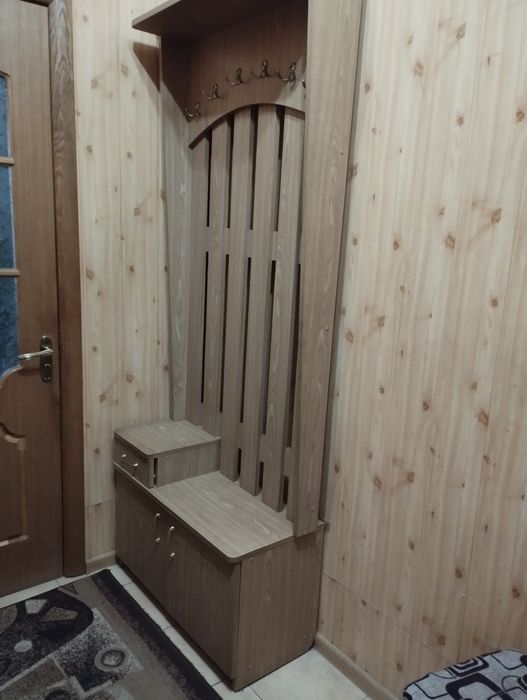 Прихожа(тумбочка+вішалка)