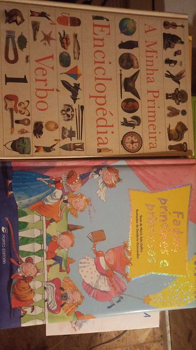 Varios livros infantis