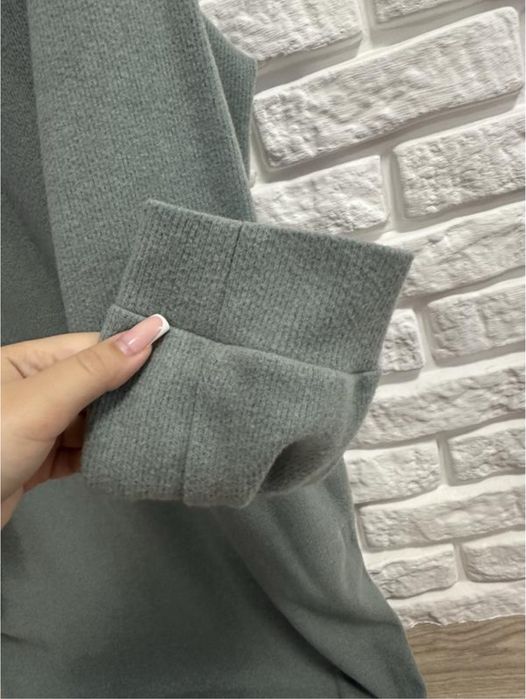 Продам сукню светер в рубчик з горловиною м-л