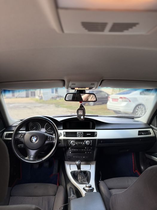 Продам BMW E91 (2.0 дизель)
