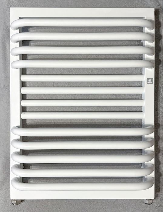 Grzejnik dekoracyjny, biały, drabinka marki Terma 60x45 cm