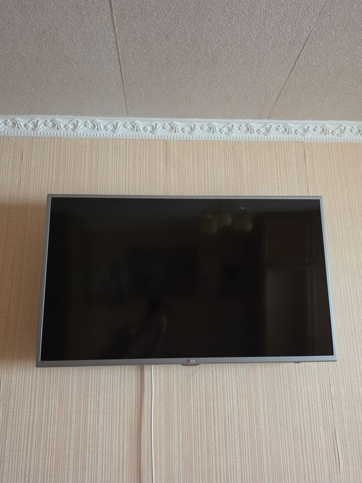 Телевізор  LG  smart  40  дюйм