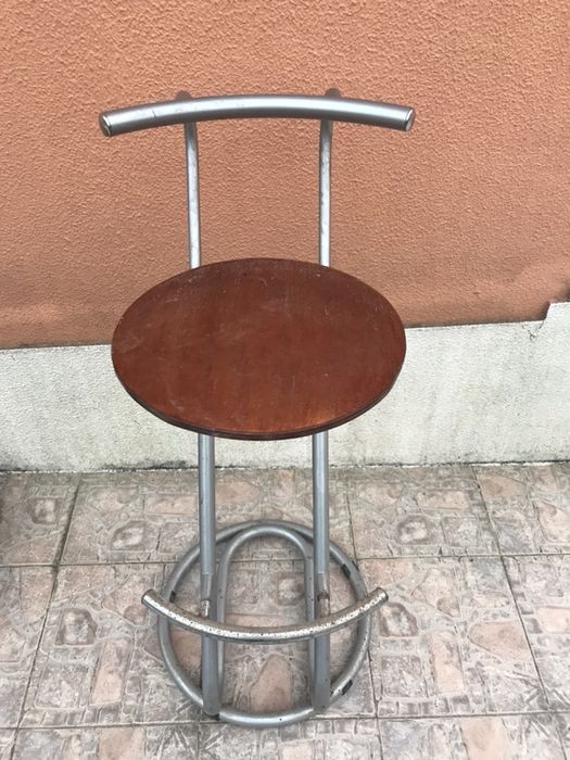 Banco alto para cozinha ou musico.