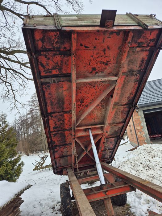 Przyczepa, trzystronny wywrot