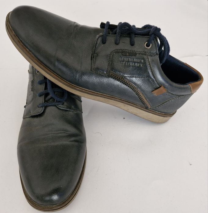 Sapatos azuis de couro (artigo só até 20 de Março)