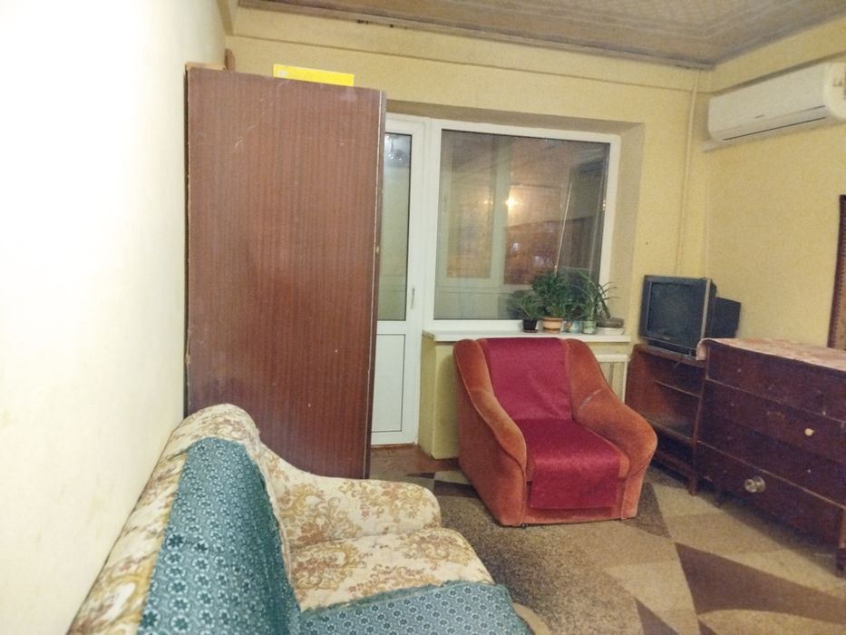 Оренда кімнати біля ТРЦ Квадрат (Воскресенка). БЕЗ господарів!