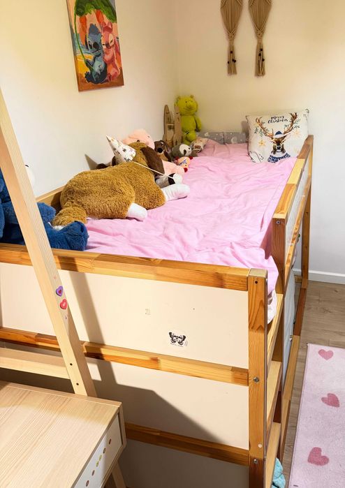 Łóżko Ikea Kura plus dwa materace plus lampka