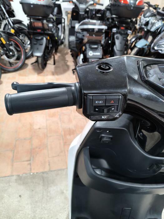 Електроскутер TAILIG T 70 2000W 36AH