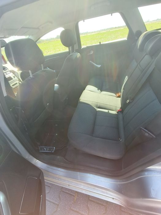Ford Mondeo Mk4 2.0 TDCi GHIA – 2007r. Uszkodzony